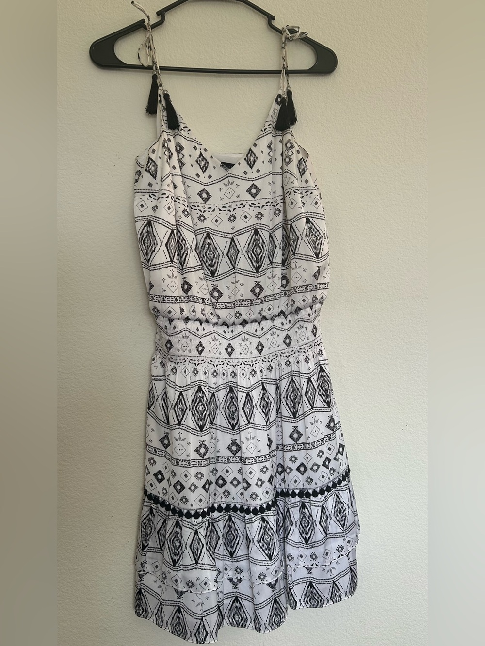 White House Black Market White & Black Geometric Print Mini Dress